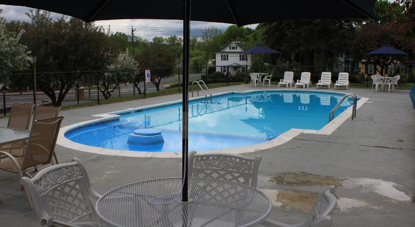 Berkshire Inn photo