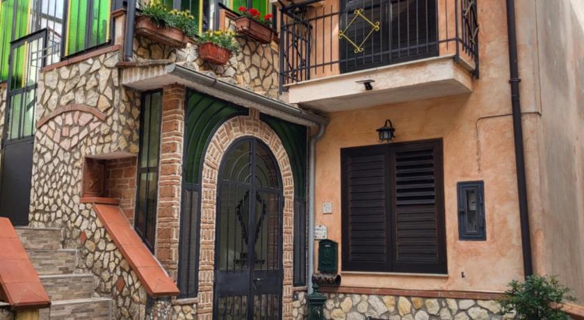 Amodio Apartments