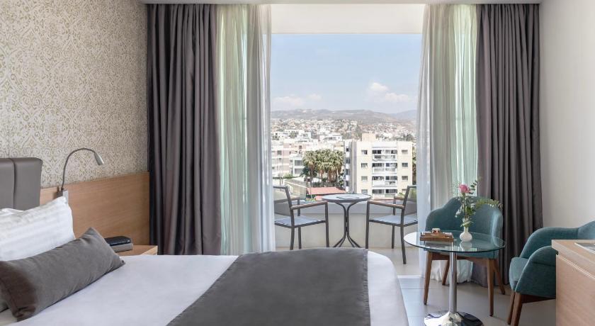 Image of Superior Room 3