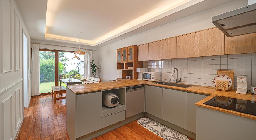 제주 르빌리지애월 B#1 4성급 숙소 로비