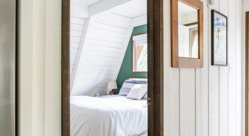 쉐이버 레이크 (CA) Dogwood Peak Mid-Century A-Frame with AC Style 4성급 숙소 로비