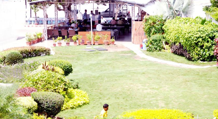 Hotel Apaar photo