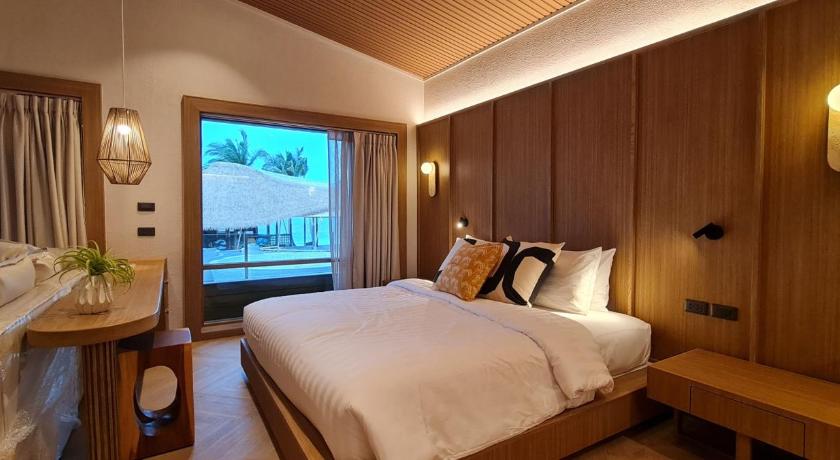 Image of Poolside Villa 7