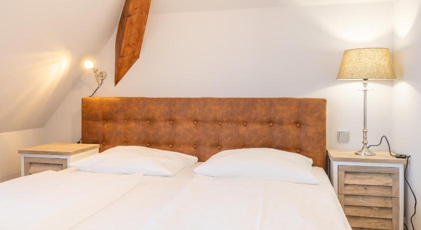 Image of Standard Double Suite 3
