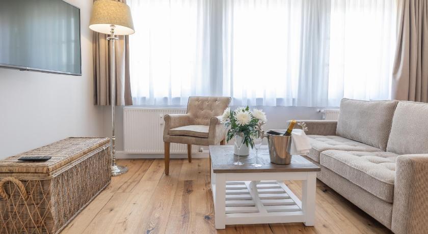 Image of Standard Double Suite 1