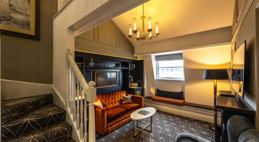 Image of King Duplex Suite 6