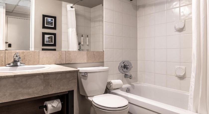 Image of King Suite with Kitchenette and Sofa Bed 2