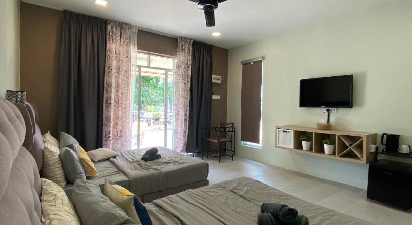 ドゥンゴン Rajawali Riverside Retreat Chalet 4つ星 ホテル プール