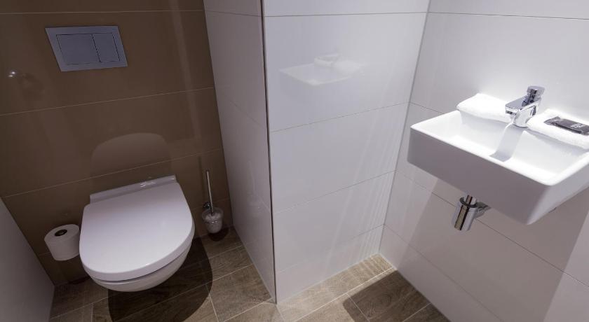 Image of Deluxe Triple Room 8