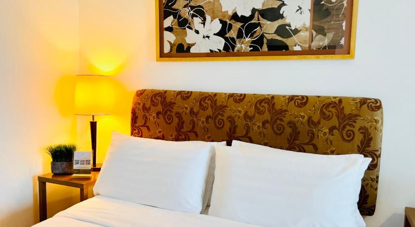 Image of Deluxe Double Room - Non-Smoking 9