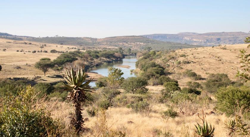 ウツドレイ Rorke's Drift Bed & Breakfast 3つ星 ホテル プール