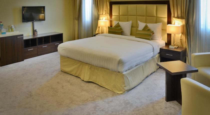 Image of King Deluxe 1