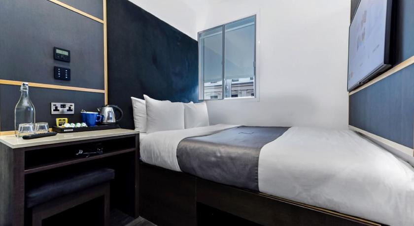 Image of Queen Room 0