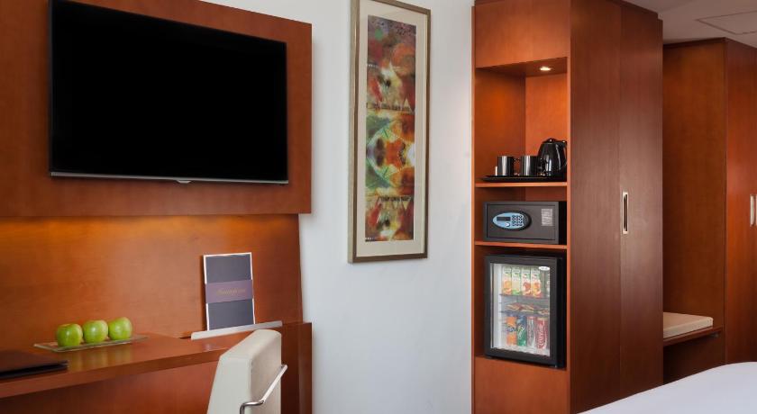 Image of Twin Room with View 3