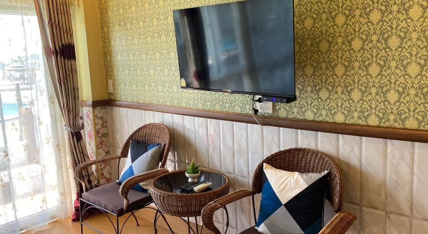 Image of Suite with Pool View 1