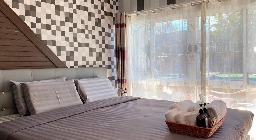 Image of Suite with Pool View 0