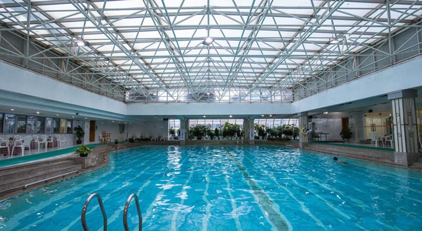 Golden Spring Hotel – Kunming, MO