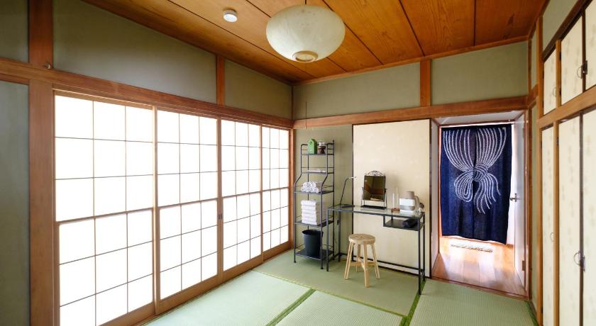 平塚 3min to Stn -Free Parking -Traditional Japanese Home 4星级 住宿 泳池