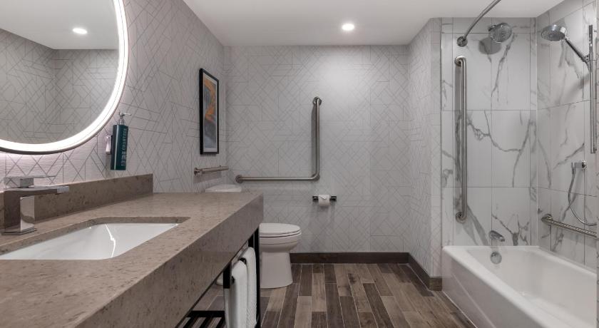 Image of King Room with Accessible Tub - Mobility Access 2