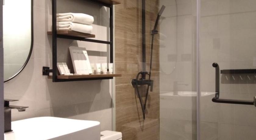 Image of Executive Suite 2