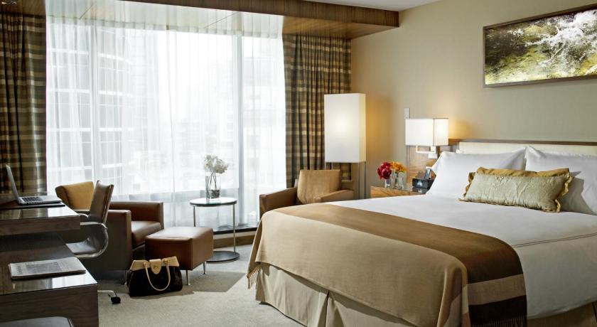 Image of Fairmont Gold Harbor and Mountain View Room with King Bed 4