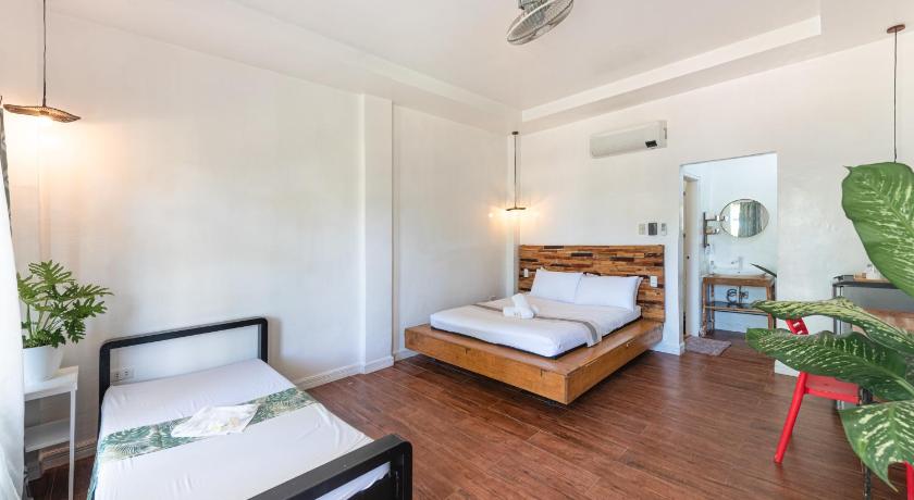 Image of Deluxe Double Room with Sea View 4