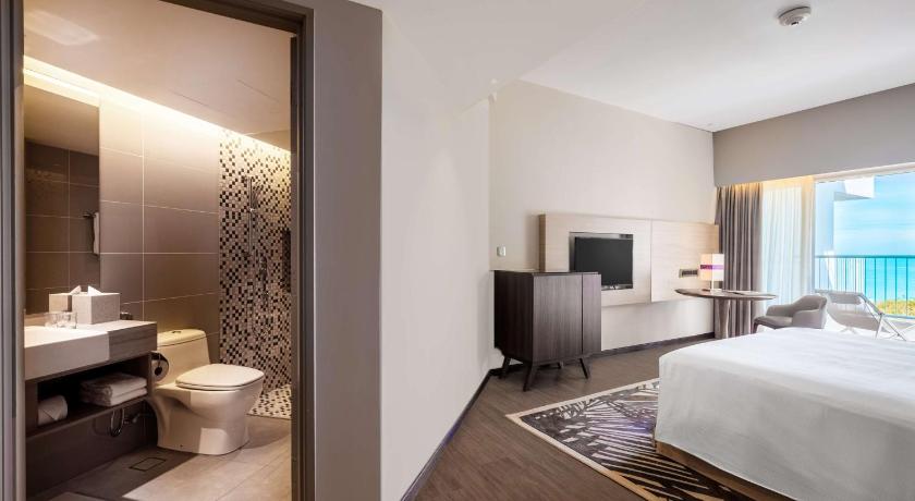 Image of KING PREMIER SEA VIEW WITH BALCONY 4