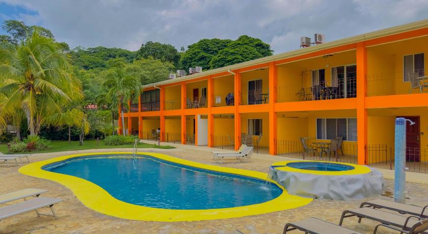 プラヤ・エルモサ（グアナカステ） Hermosa Paradise 4つ星 ホテル レストラン