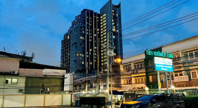 Nicha Residence Hotel - image 11