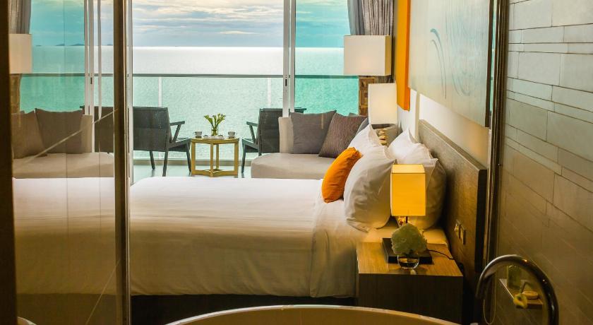 Image of Deluxe King Sea View 3