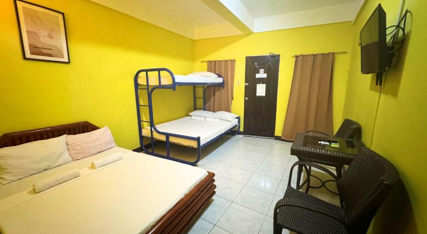 Image of Family Room 6