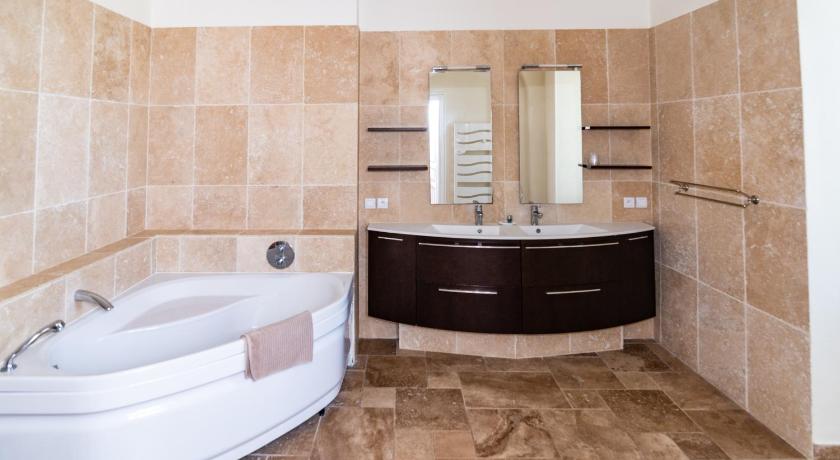 圣帕尔杜-丰加尔 Gites du Domaine d'Auxonnettes L&J EVENEMENTS 3星级 酒店 客房