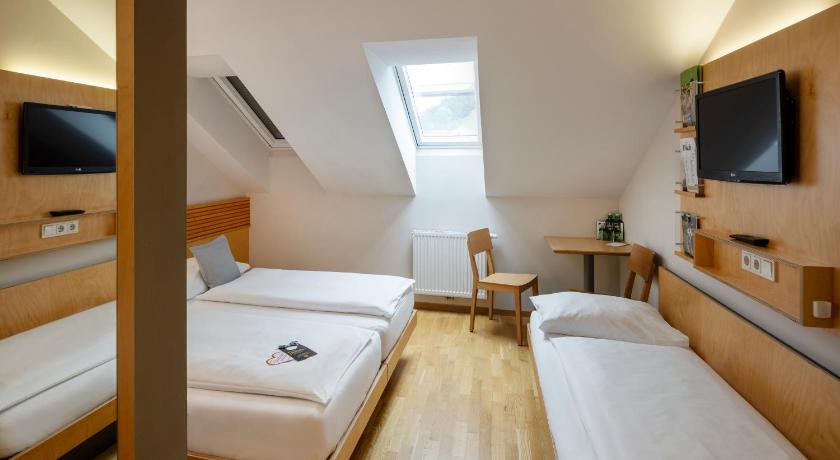 Image of Triple Room 4