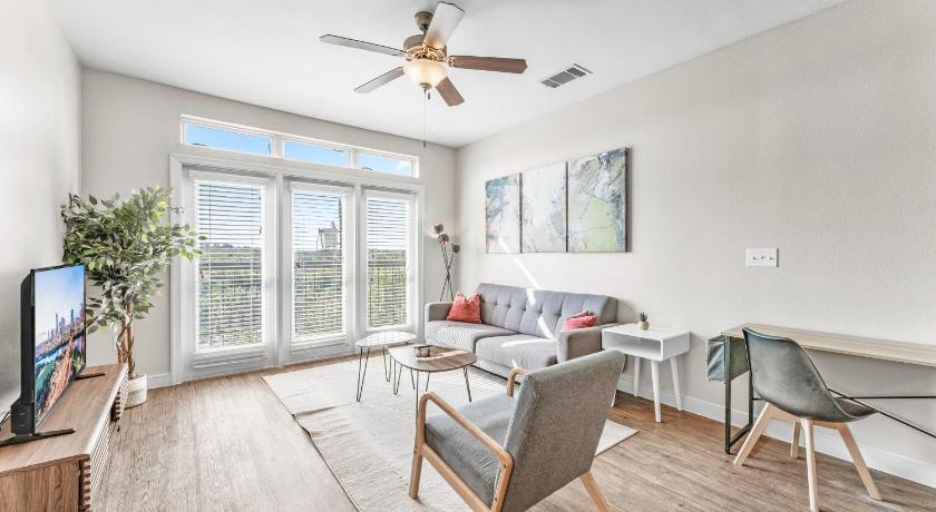Austin Prime SoCo King Bed 1BR & 2BR Suites w Gym, Pickleball, Laundry 4-Star Accommodation view
