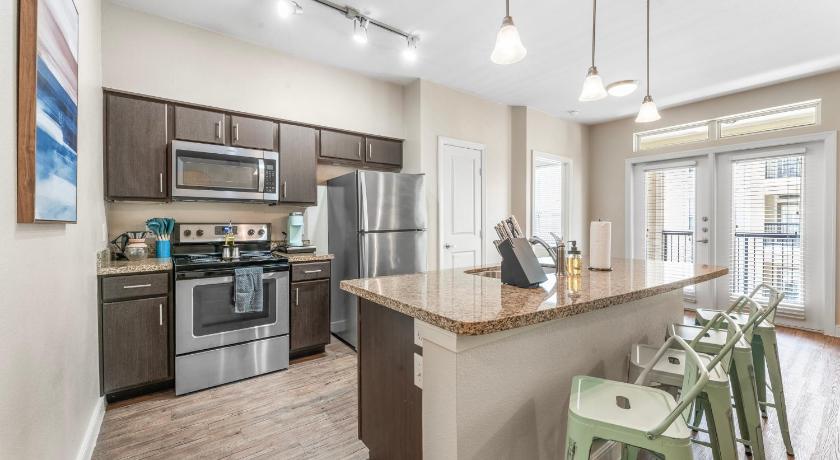 Austin Prime SoCo King Bed 1BR & 2BR Suites w Gym, Pickleball, Laundry 4-Star Accommodation room