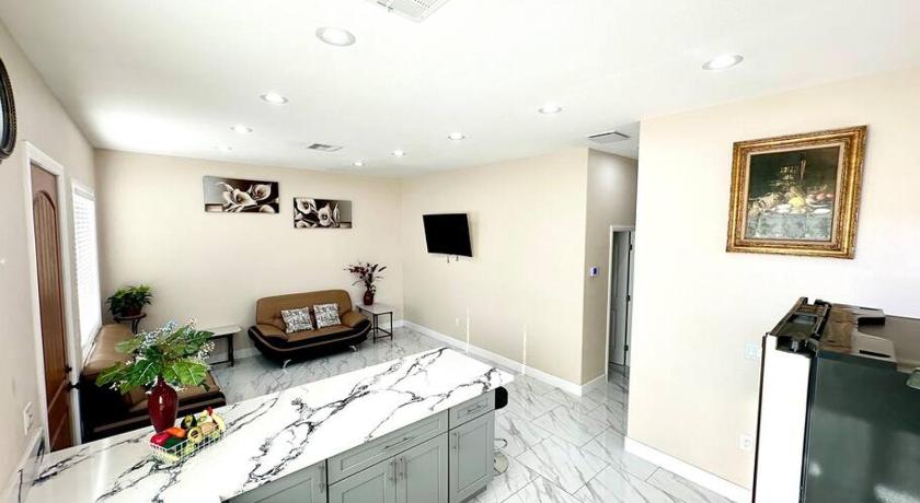 西敏市 (CA) New Renovated House in Little Saigon 2星级 住宿 大堂
