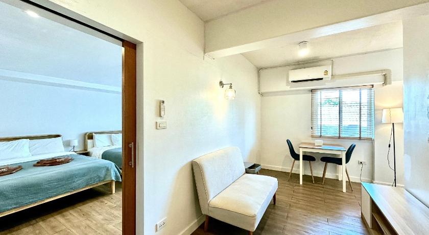 Image of Deluxe Family Suite 7