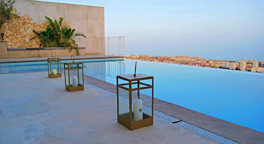 New, spacious villa with amazing views