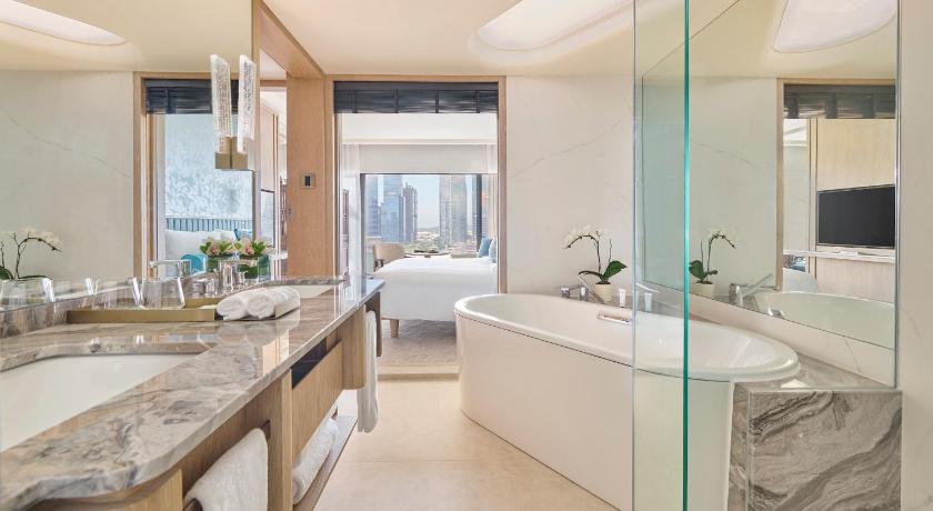 Image of Club Marina Bay View Room Twin 2