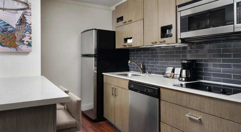 Image of One Bedroom King Suite High Floor 1