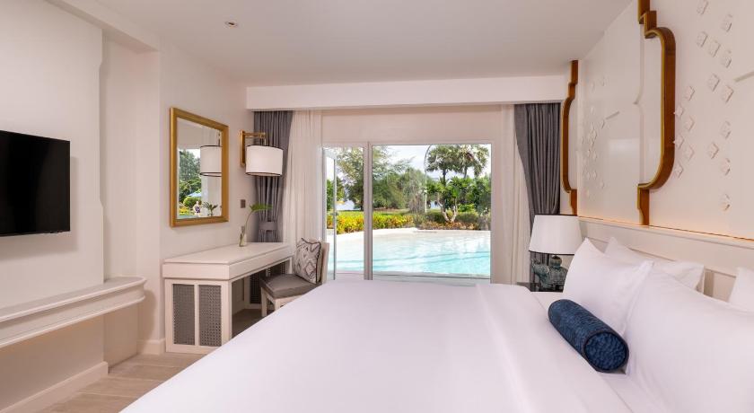 Image of One Bedroom Lagoon Pool Access Suites 1