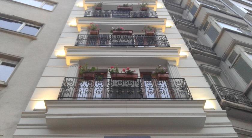 Rooms Inn Taxim - image 5