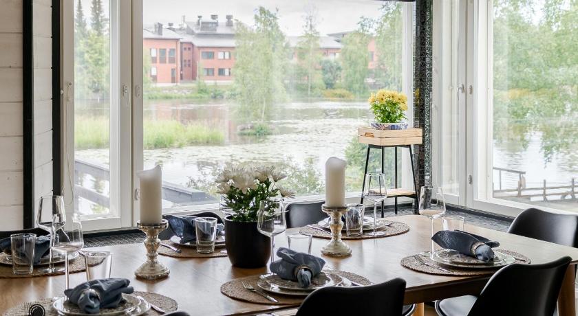 Villa Gaia! - Luxury villa with jacuzzi and beach close to trainstation 10 minutes from Tampere city