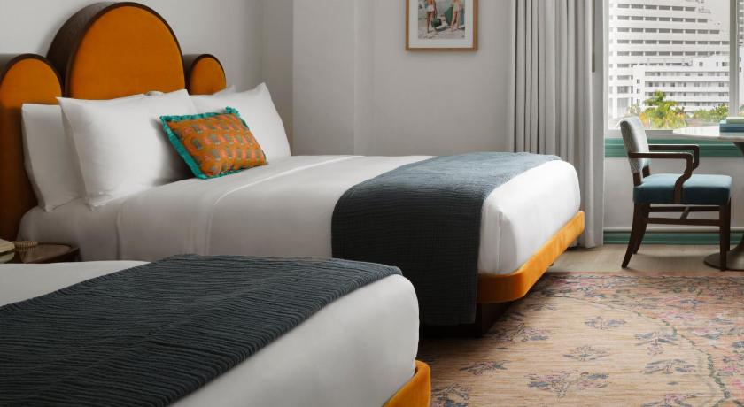 Image of 2 Queen Beds 1