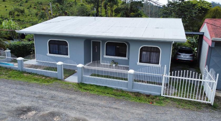 B&B Pacuare River Gateway Tica House