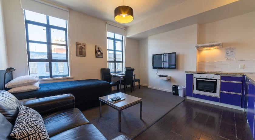 Image of Deluxe One-Bedroom Apartment 5