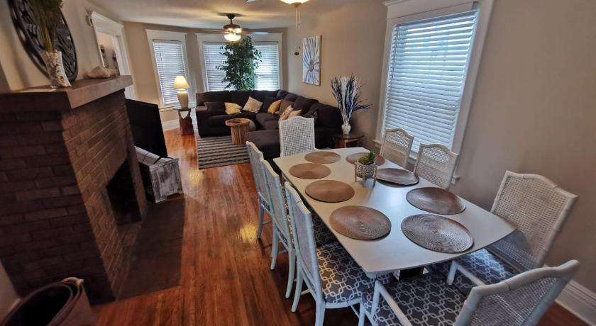 尼亚加拉瀑布 (纽约州) Prime location! 4 bedroom house located right next to the casino and the falls 4星级 单人房 大堂