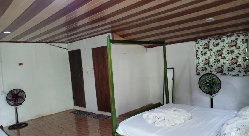 Image of Family Room 6