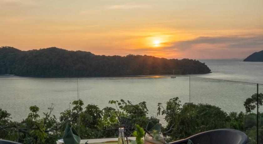 Ambong Pool Villas - Private Pool - image 31