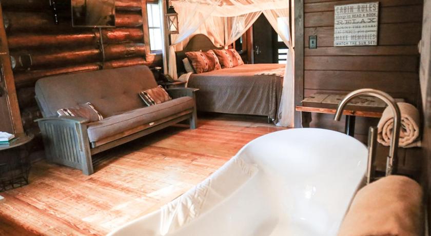 마운트 모리스 (IL) White Pines Lodge 숙소 스위트룸